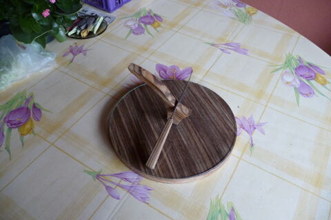 Plateau � fromages tournant d�montable
avec couteau
8 Saint-Fons (69)