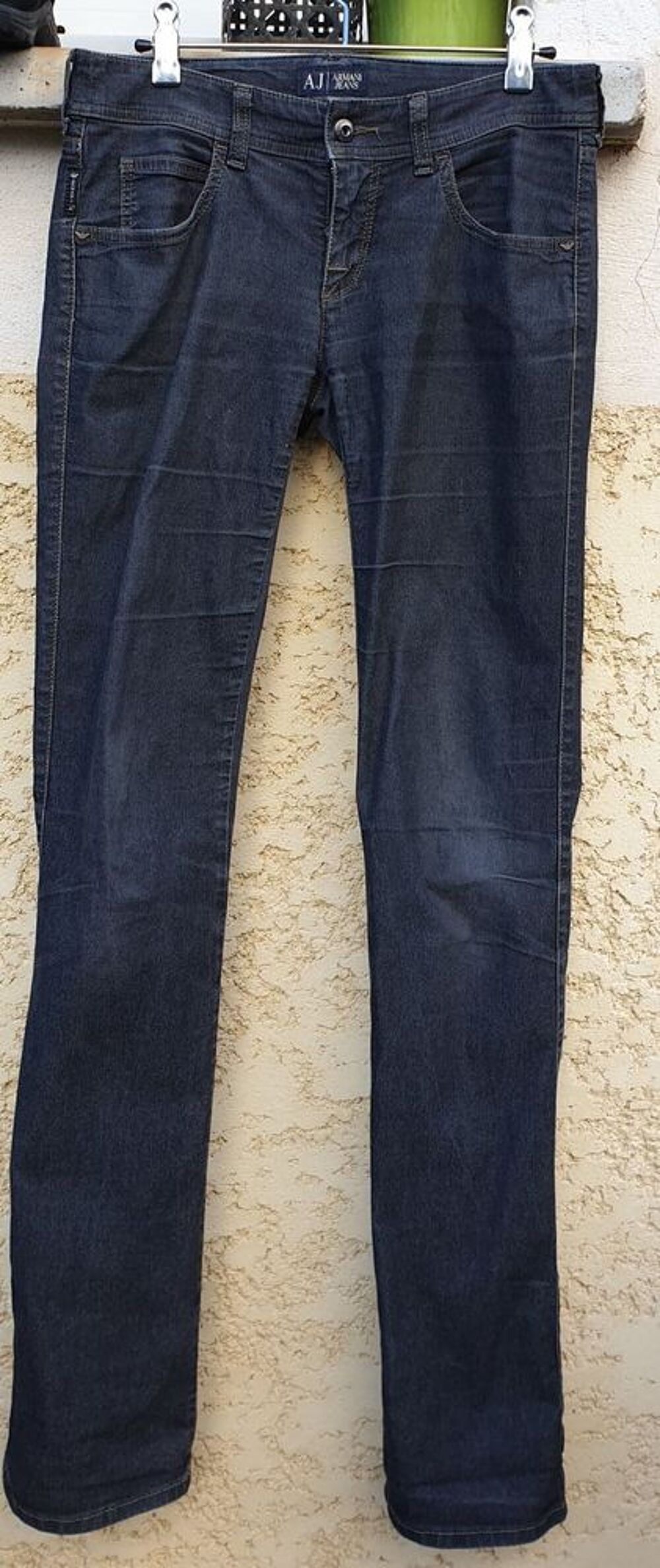 Jean Armani
taille 26 Vêtements