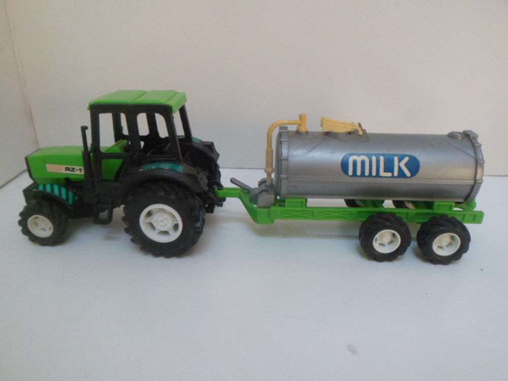 Tracteur agricole + remorque citerne lait - jouet voiture Jeux / jouets