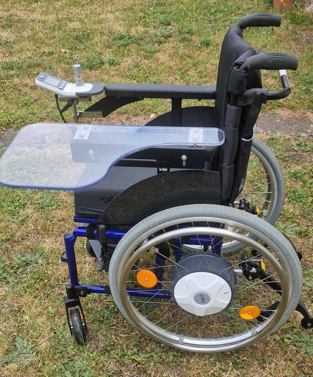 Fauteuil roulant &eacute;lectrique pliable Vélos