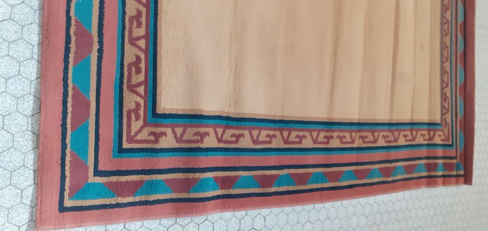 TAPIS DE SALON OU SALLE A MANGER
Décoration