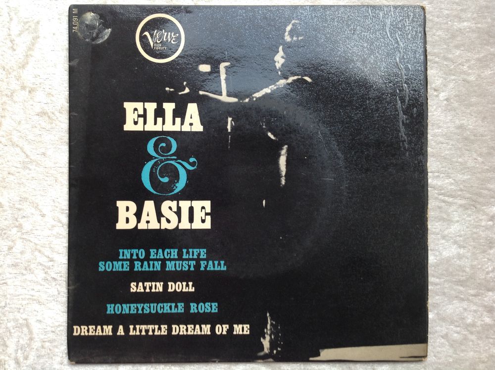 ELLA &amp; BASIE 4 TITRES DONT SATIN DOLL Envoi Possible
CD et vinyles