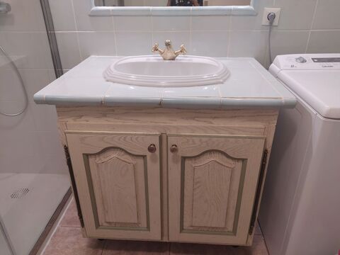 meuble sous vasque en crus avec robinetterie et vasque  150 Saint-Laurent-du-Var (06)