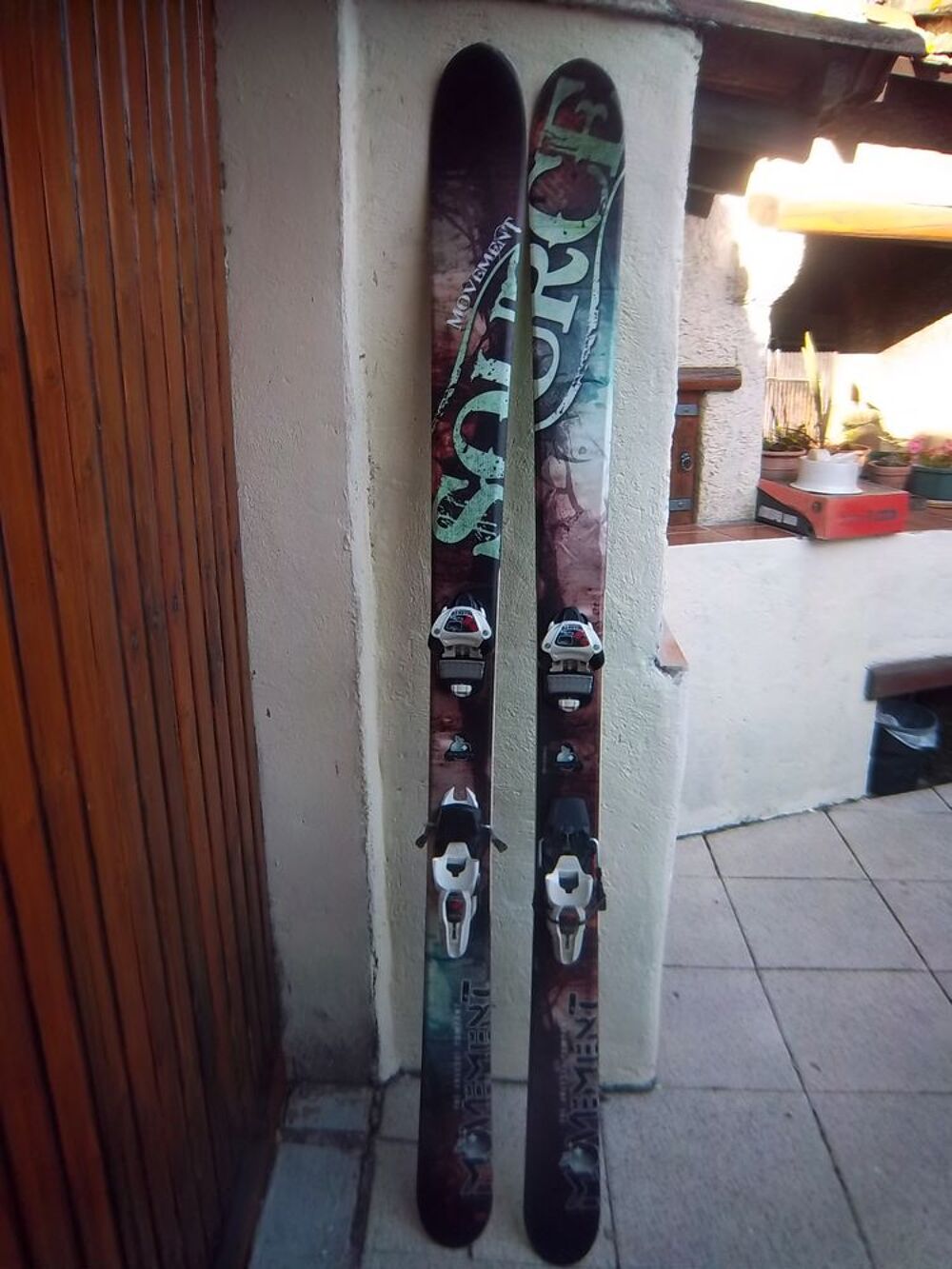 Skis movement Source. Sports