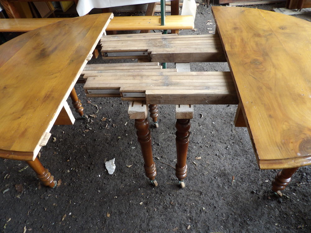 TABLE RONDE en CHENE MASSIF de 115 cm MAXI 115 x 365 cm Meubles