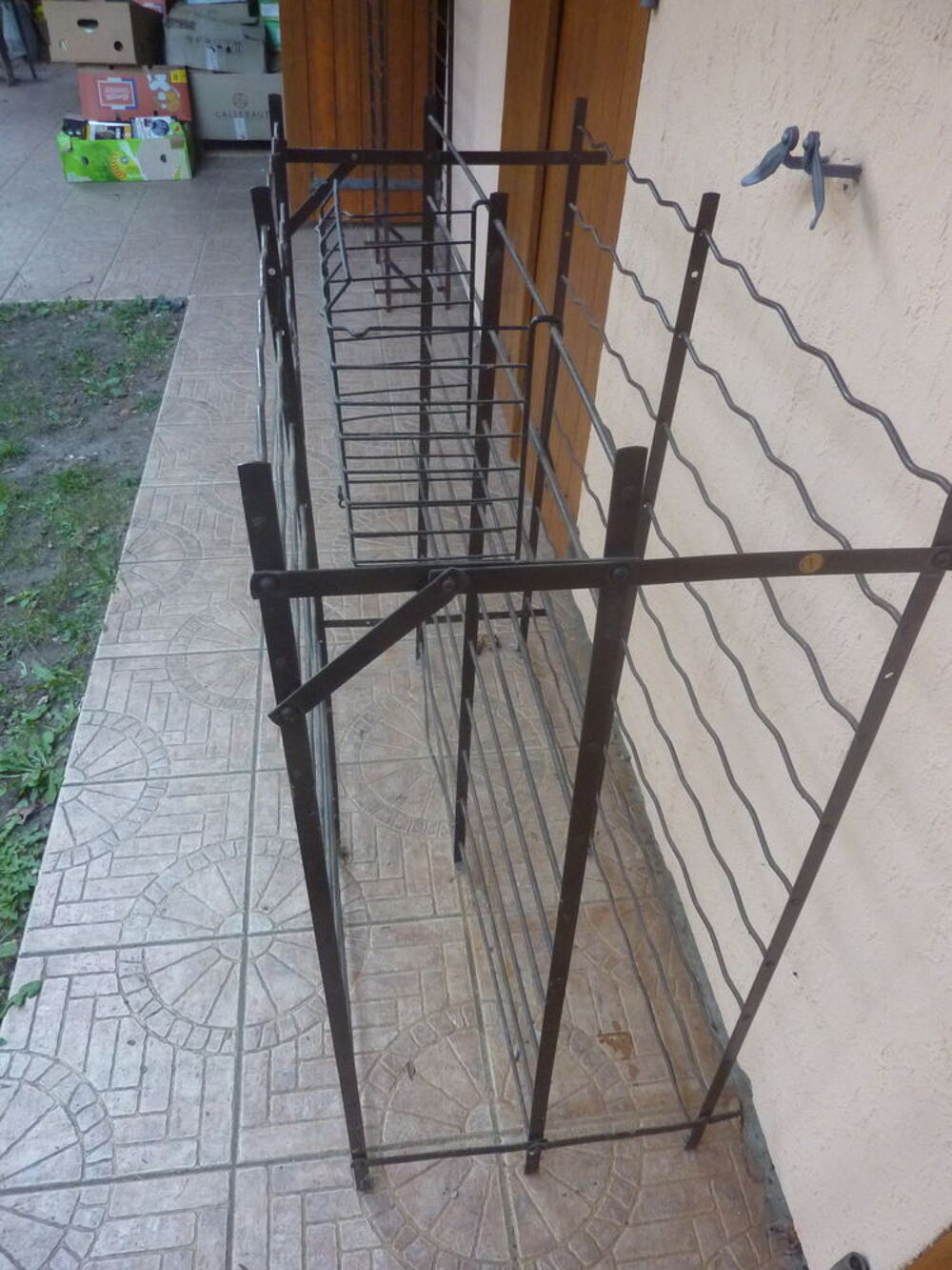 Cave :porte bouteilles fer peint Electroménager