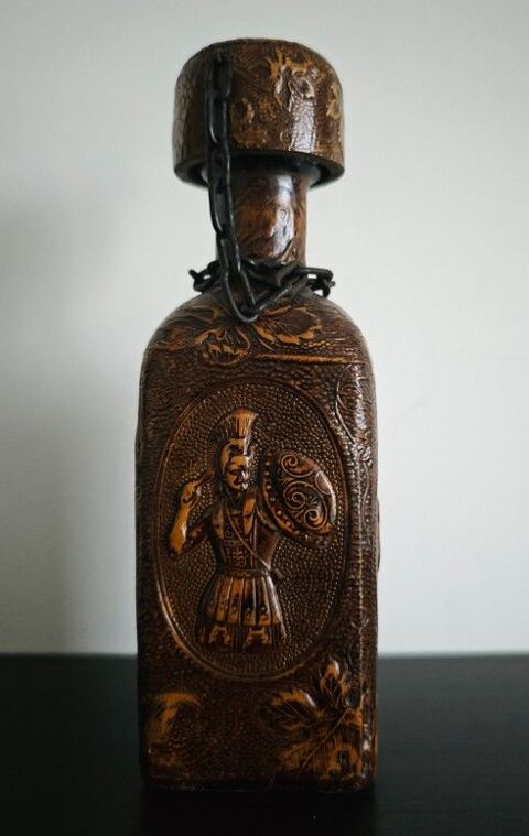 Bouteille en cuir repouss� 30 Metz (57)