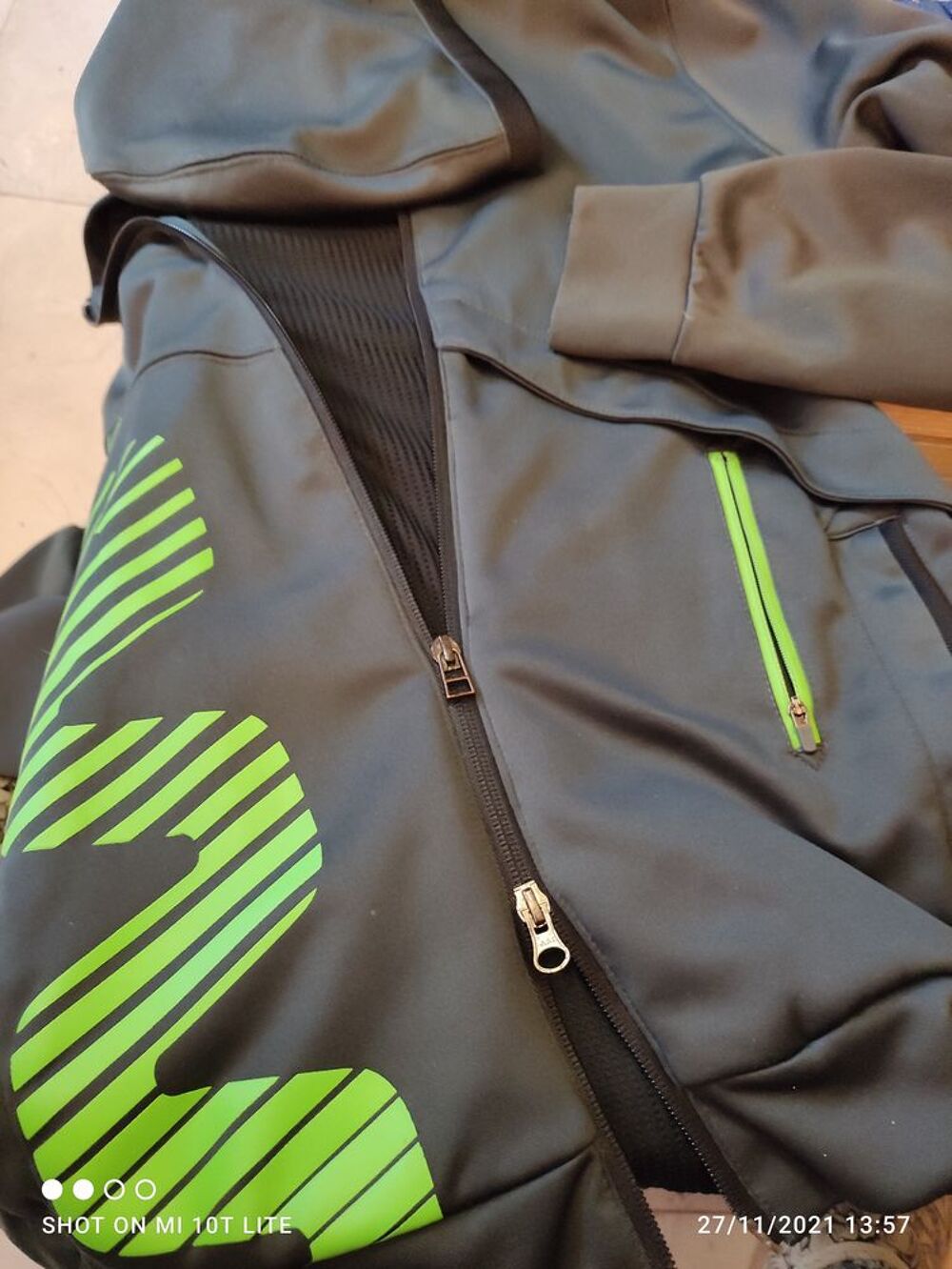 Veste de surv&ecirc;tement Reebok Vêtements
