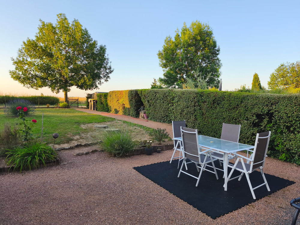 Location Maison Maison mitoyenne, 5 pièces, 104m2, avec jardin dispo 08/2026 Grossouvre