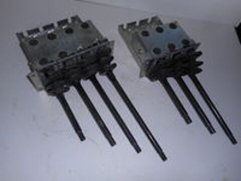   Support de distributeur hydraulique avec manettes 