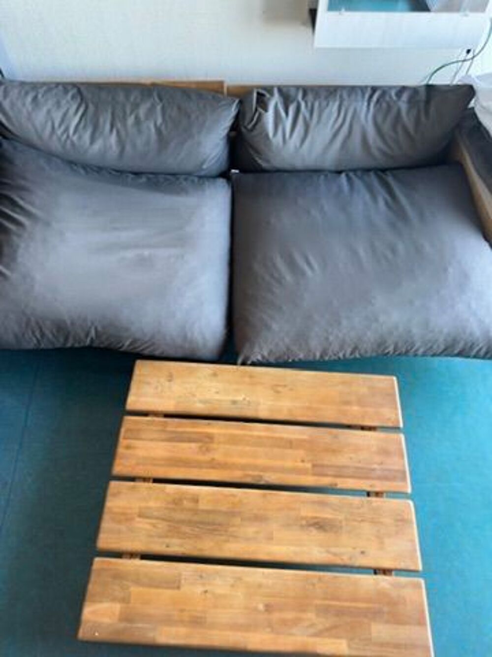 Canap&eacute; bas modulable gris en bois v&eacute;ritable, comme neuf Meubles