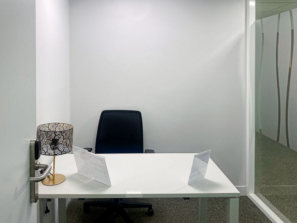   Trouvez un espace de bureau à Saint Quentin Stop & Work   pour 1 personne où tout est pris en charge Montigny-le-bretonneux