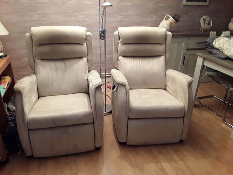 Lot 2 fauteuils relax �lectriques,  qualit� sup�rieure . 490 Arques (62)