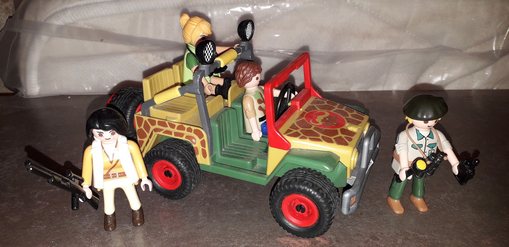 playmobils th&egrave;me savane Jeux / jouets