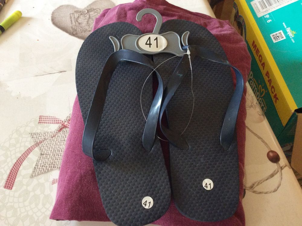 Tong neuve Chaussures