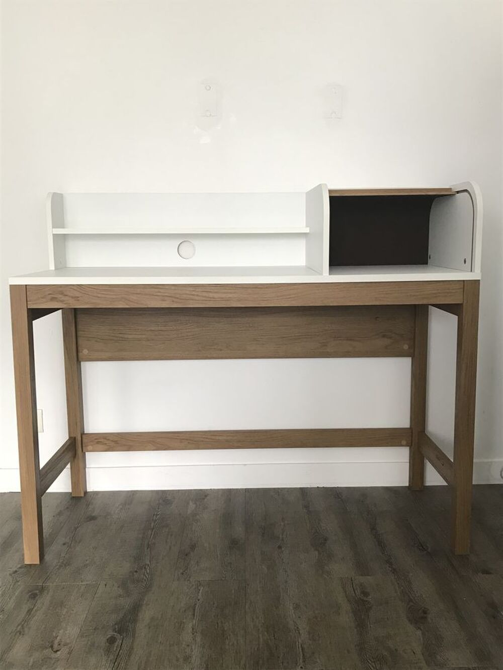 Bureau en tr&egrave;s bon &eacute;tat Meubles