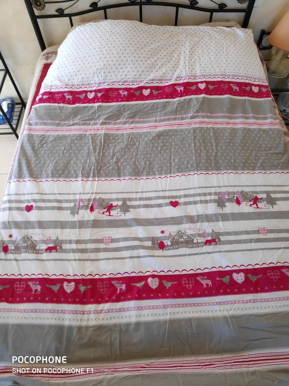  2 couettes 130 x 180 + housses+enveloppes d'oreiller Mobilier enfants