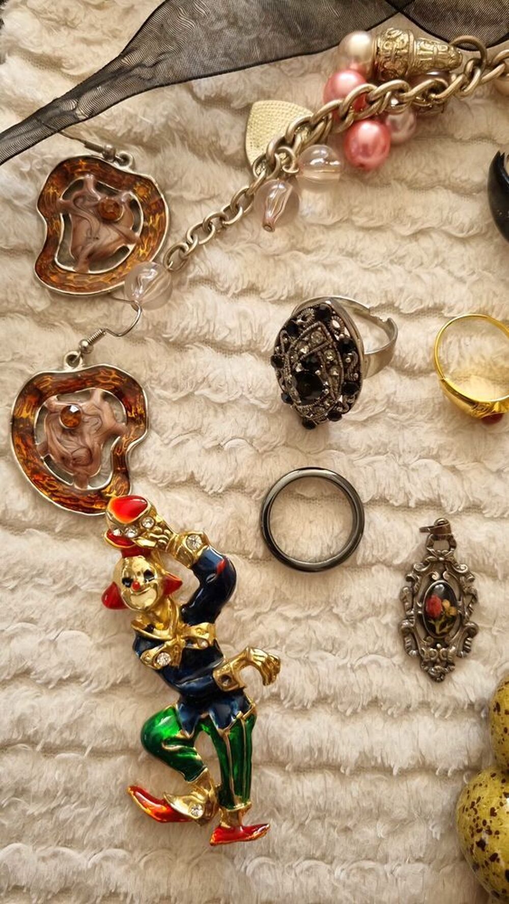 Lot fantaisie en TBE Bijoux et montres