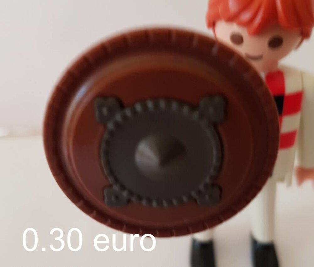 Playmobil bouclier 030 euro 
Jeux / jouets