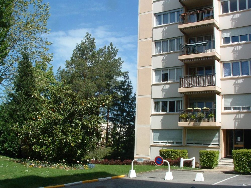 Location Appartement T1 meublé à Ste Foy les Lyon au calme dans un parc Sainte-foy-lès-lyon
