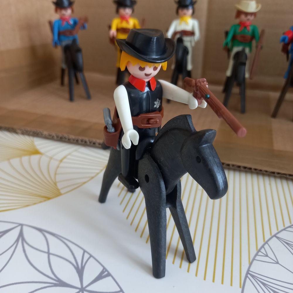 Playmobil cowboy vintage Jeux / jouets
