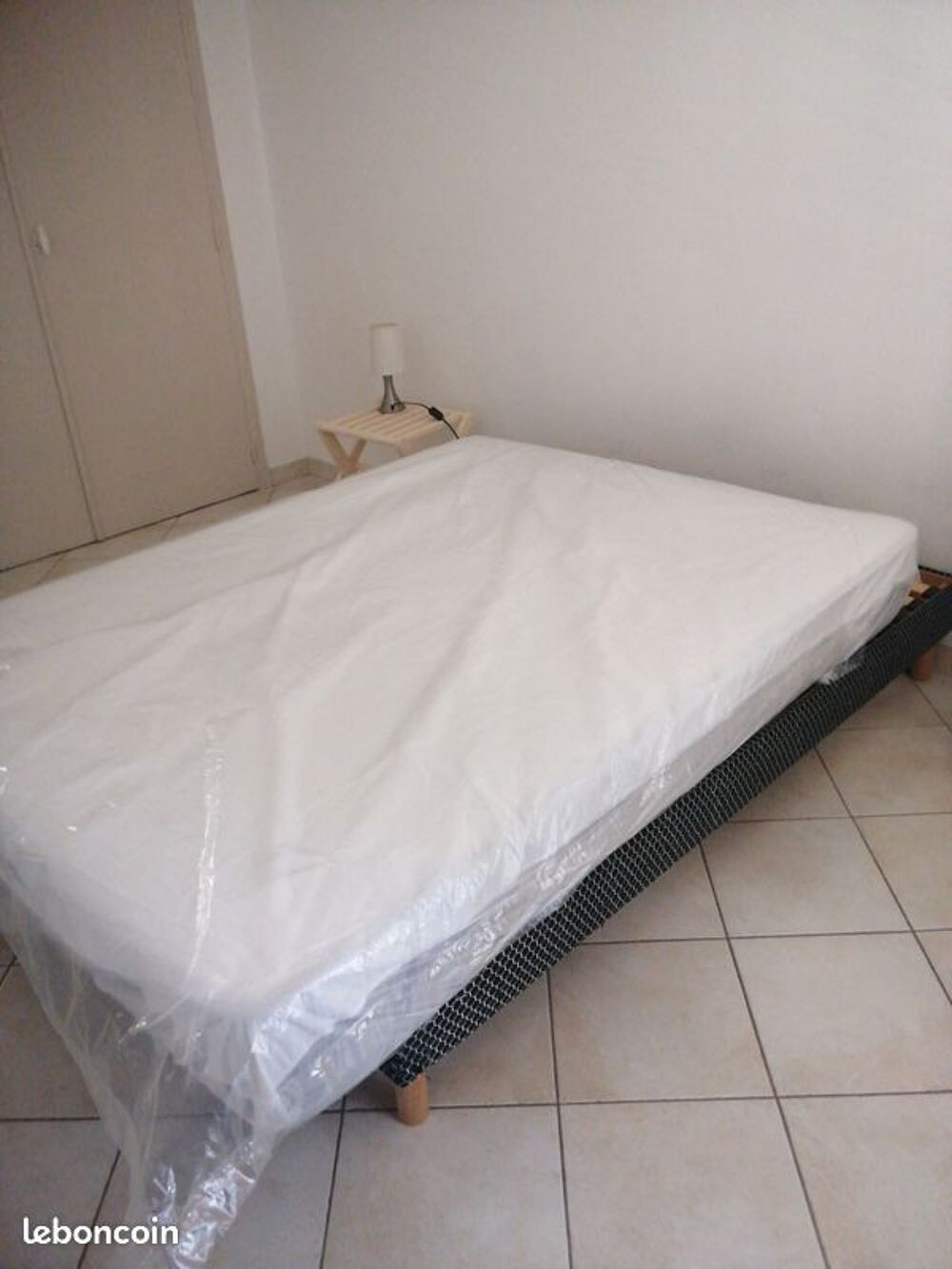 Matelas mousse 140x190 cm DOTINO &eacute;p.20cm Meubles
