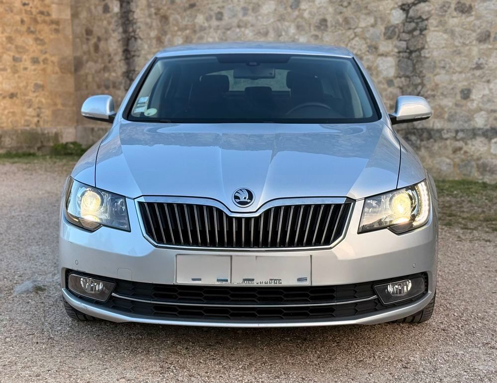 Superb 2.0 TDI 140 FAP Confort DSG 2014 occasion 77380 Combs-la-Ville