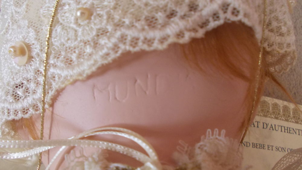 b&eacute;b&eacute; Mundia 