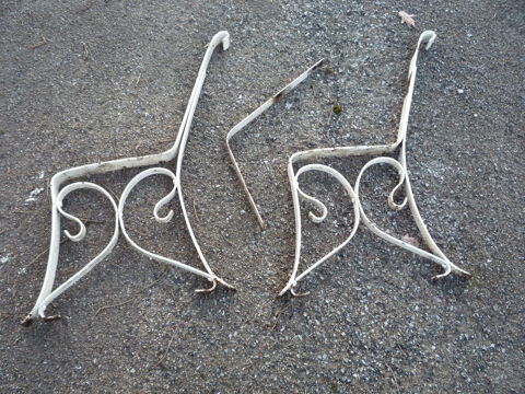 Pieds de banc fer forg� (GL)
125 Castres (81)