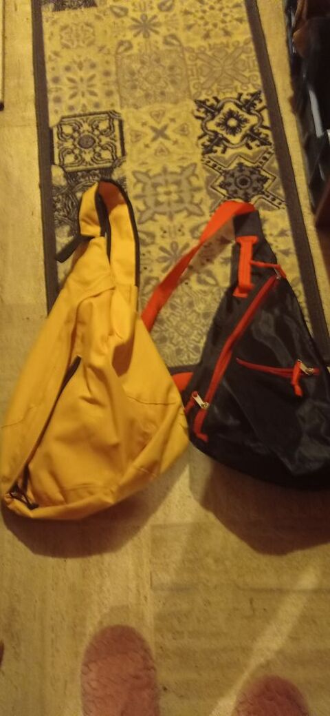 lot de 2 sacs en bandouli�re 10 Pantin (93)