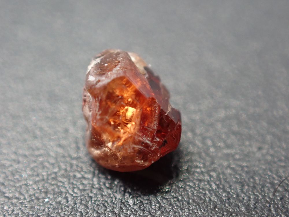 Zircon RARE Langeac Haute-loire Auvergne -Rh&ocirc;ne-Alpes France 