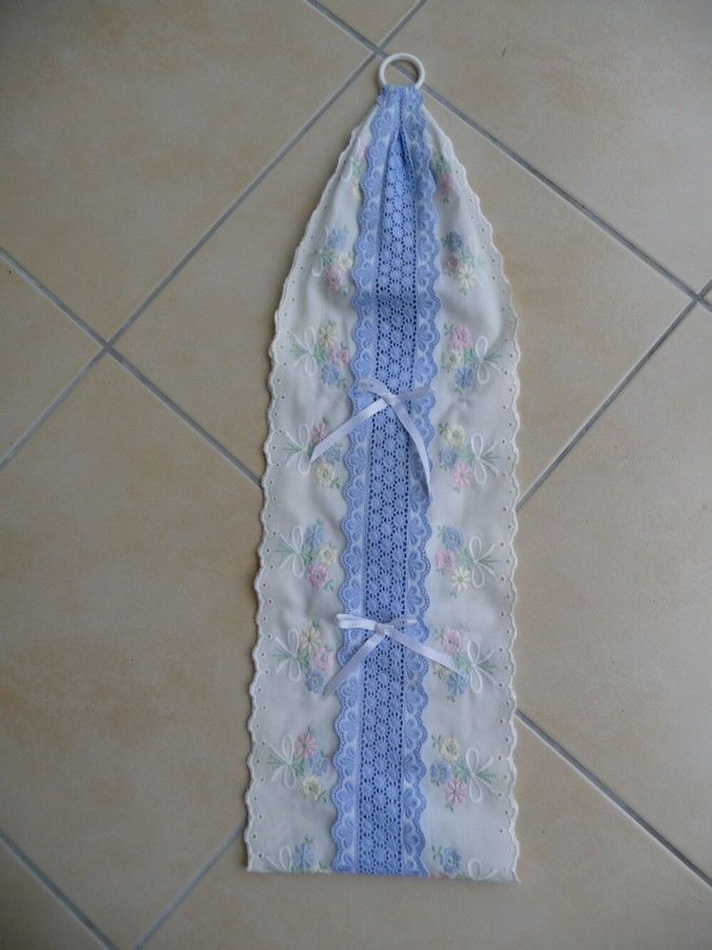 Support mural en tissu pour papier toilette - Neuf Décoration