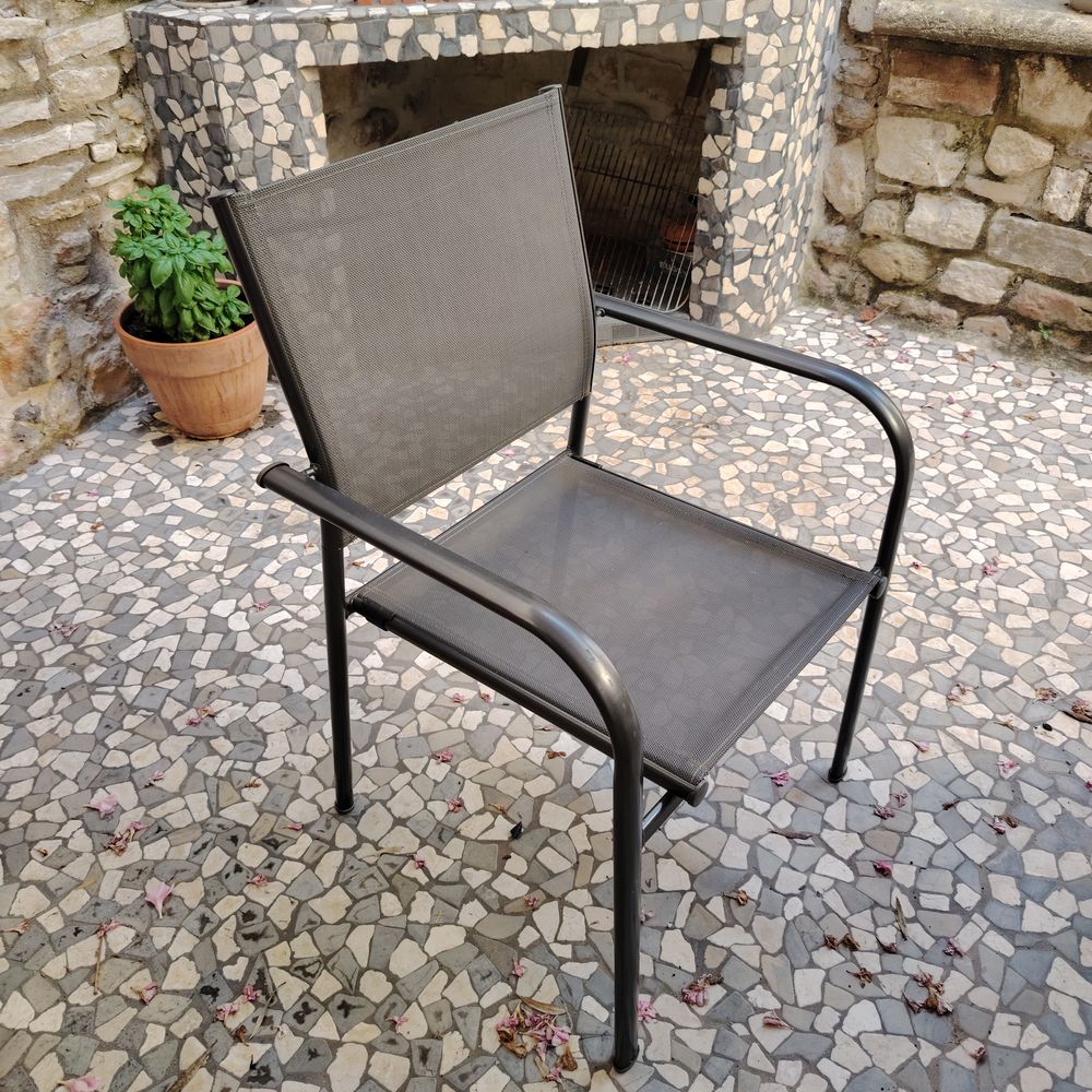 Table d'ext&eacute;rieur + 6 chaises Meubles