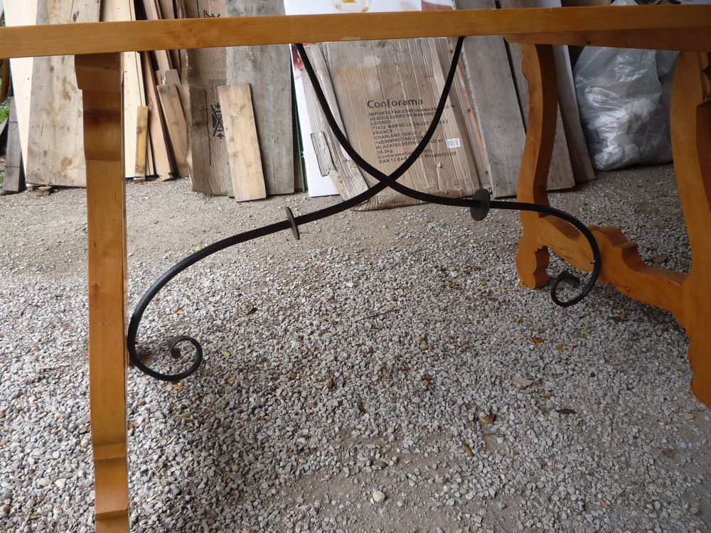 Table espagnole pieds lyre et entretoise fer forg&eacute;e Meubles