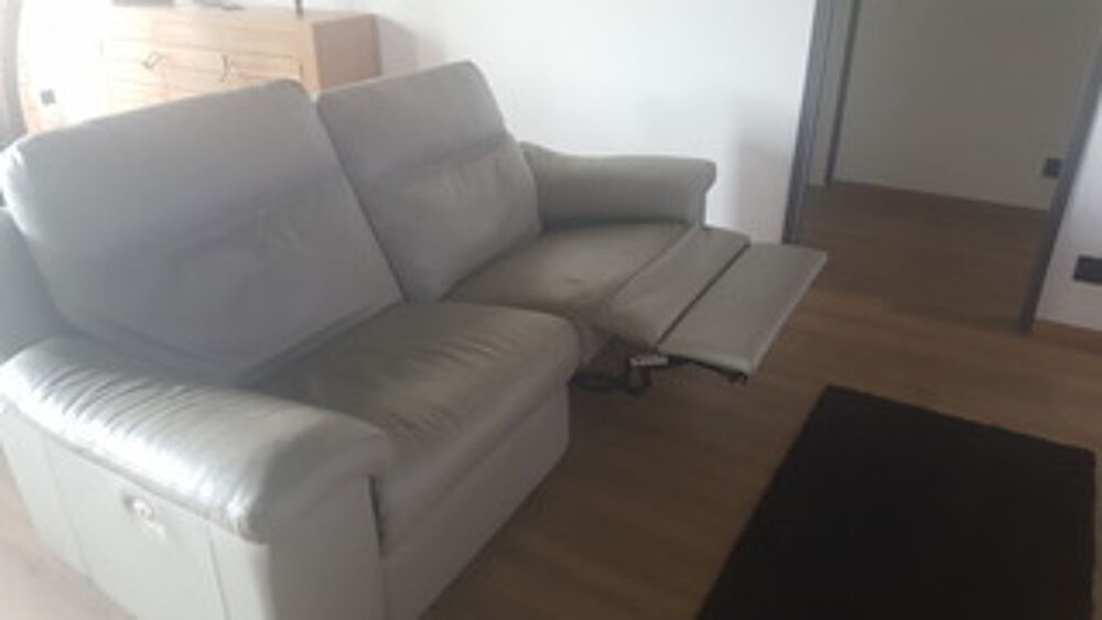 Canap&eacute; cuir relax 3 places couleur gris clair Meubles