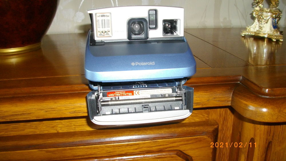 POLAROID Photos/Video/TV