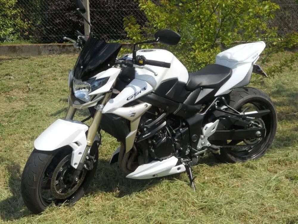SUZUKI 2011 occasion 86230 Saint-Gervais-les-Trois-Clochers