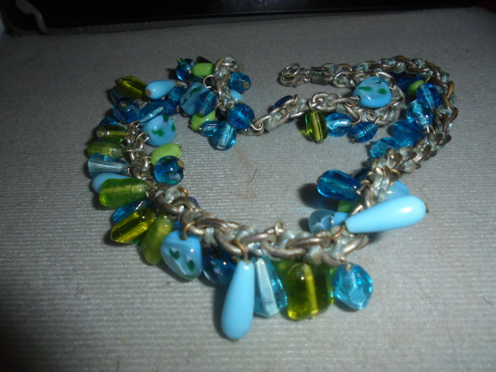 collier en perles naturelles , bleu, plusieurs nuances Bijoux et montres