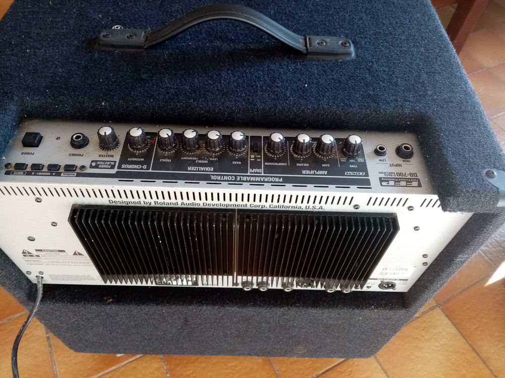  Ampli guitarre basse 
Instruments de musique