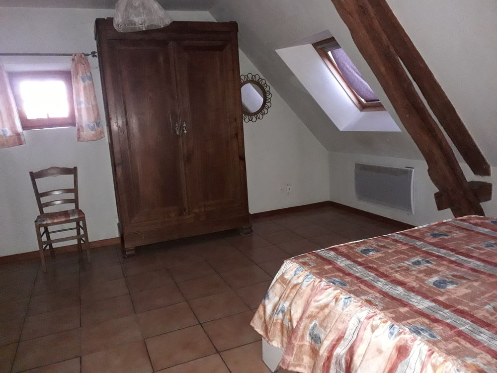 Location Appartement appartement meublé à l'étage d'une maison Cormes
