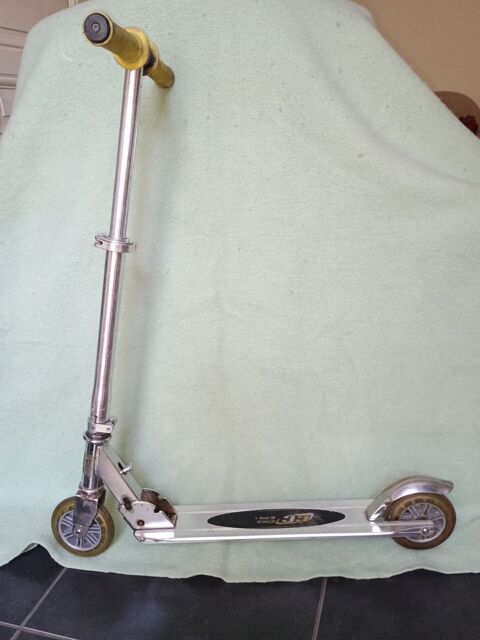TROTTINETTE ENFANT PLIABLE Lyon 4 (69)