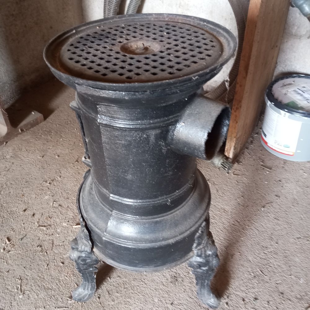 Poele en fonte vintage Décoration