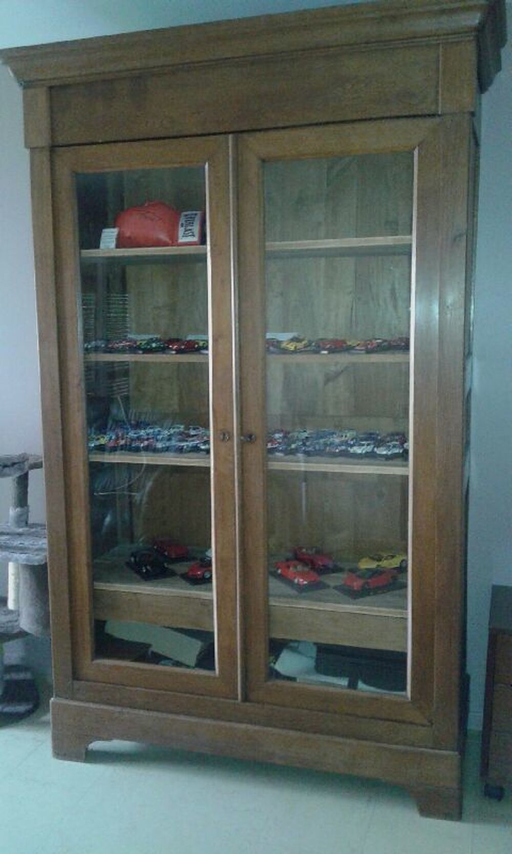 Vitrine ch&ecirc;ne massif Meubles