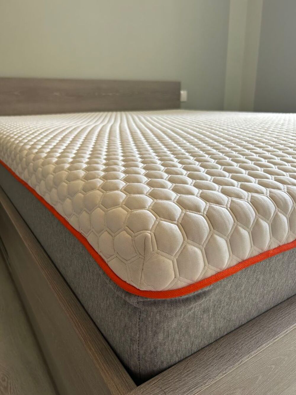 Matelas Octasmart Hybrid 160x200 - En excellent &eacute;tat Meubles