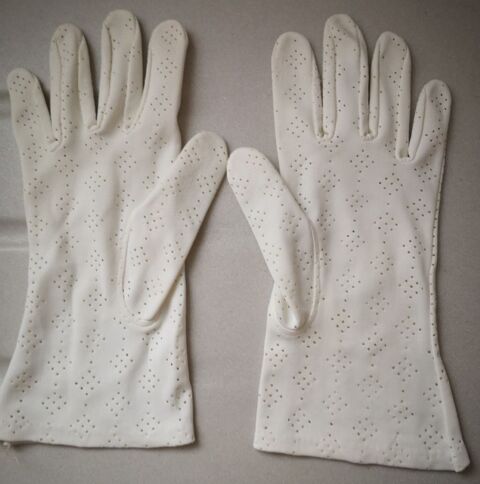 PAIRE DE GANTS EN POLYESTER ? Vintage - Neufs
5 Narbonne (11)