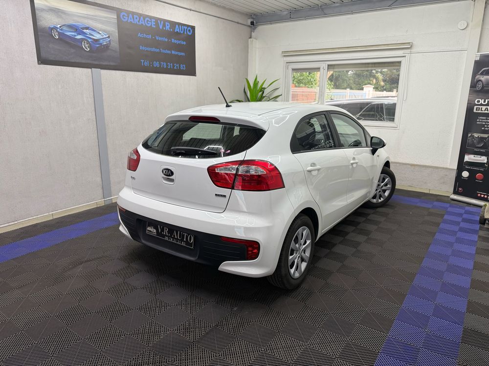 Rio 1.1 CRDi 75 Motion 2016 occasion 69120 Vaulx-en-Velin