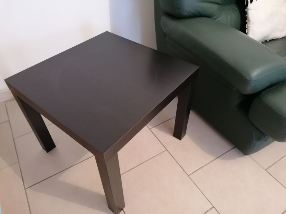 3 Petites tables de salon 6 euros l'unit&eacute; Meubles