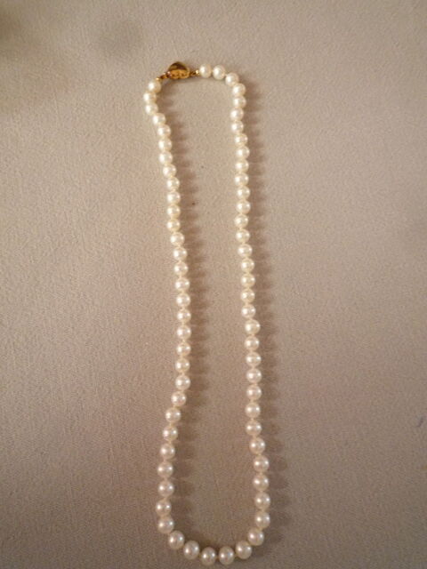 Collier en perles fines. 500 Roncq (59)