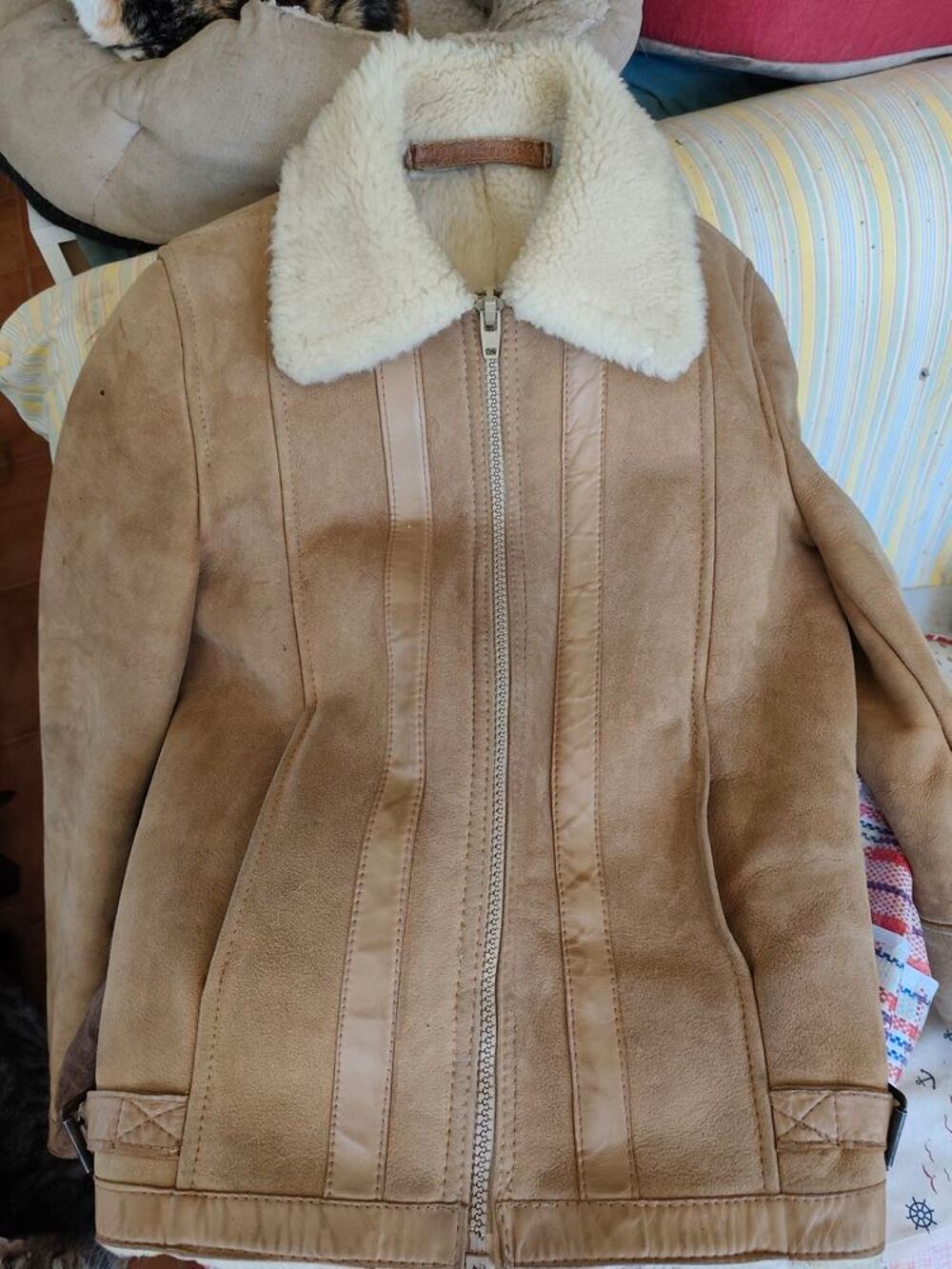 Blouson en peau fourr&eacute;e Vêtements