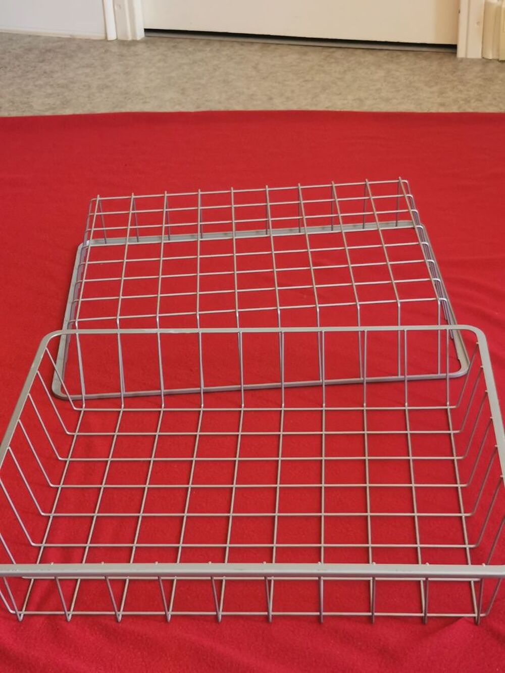10 PANIERS DE RANGEMENT 42 EUROS OU BIEN VENDU A L'UNITE
Décoration